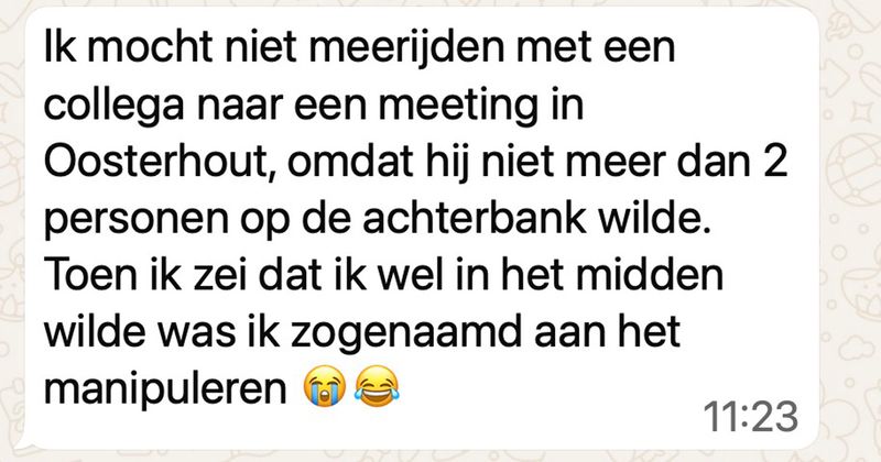 Man mag niet meerijden naar een werkafspraak met een collega omdat die niet meer dan twee personen op de achterbank wil dus moet hij maar in z'n eentje lekker drie uur reizen met het openbaar vervoer (3 screens)