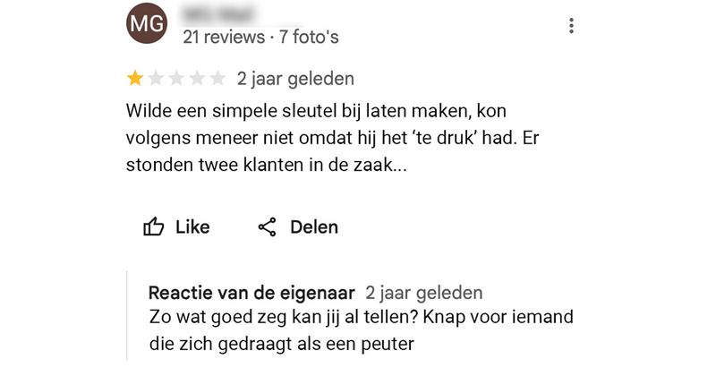 Deze slotenmaker heeft nogal een kort lontje en kan helaas ook niet echt normaal reageren op negatieve reviews (12 screens)