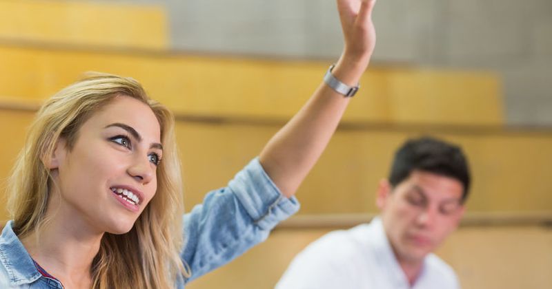 7 dingen die vet grappig zijn om aan je hoogleraar te vragen tijdens een hoorcollege