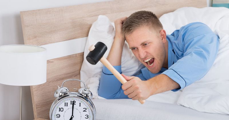 5 tips om morgen langer in je bed te kunnen blijven liggen