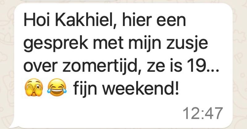 Meisje (19) snapt niet hoe zomertijd werkt en schakelt grote broer in voor hulp. 'Jij weet dit soort dingen' (4 screens)
