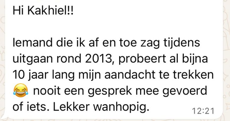 Gast met extreem veel doorzettingsvermogen blijft bijna 10 jaar lang berichten sturen naar een vrouw die hij in 2013 een paar keer gezien heeft tijdens uitgaan (5 screens)