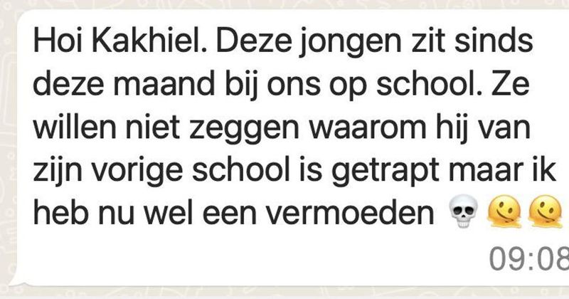 Deze jongen is verliefd op een klasgenootje van zijn nieuwe school en dacht dat dit wel een handige manier is om dat te laten weten (8 screens)