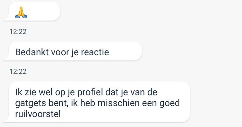 Jongen wil graag bieden op een GoPro van Marktplaats maar heeft te weinig budget dus komt hij met deze ruilvoorstellen (8 screens)