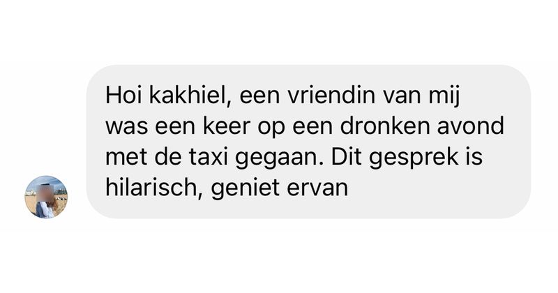 Vrouw stapt dronken in een taxi en krijgt de volgende dag al deze onprofessionele berichten van de chauffeur die zelf ook gewoon een vriendin heeft. 'Je bent een stoute ginger' (4 screens)