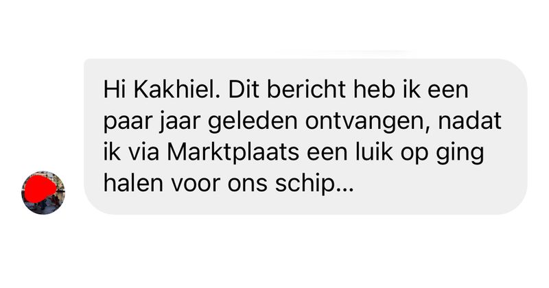 Man ontvangt per ongeluk dit opmerkelijke bericht van een Marktplaats-verkoper dat eigenlijk voor iemand anders bedoeld was (2 screens)