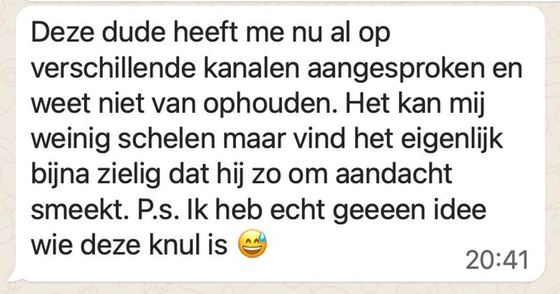 Wanhopige gast met net iets te veel doorzettingsvermogen blijft maar berichten sturen naar deze vrouw via verschillende kanalen terwijl ze nooit iets terug zegt (4 screens)