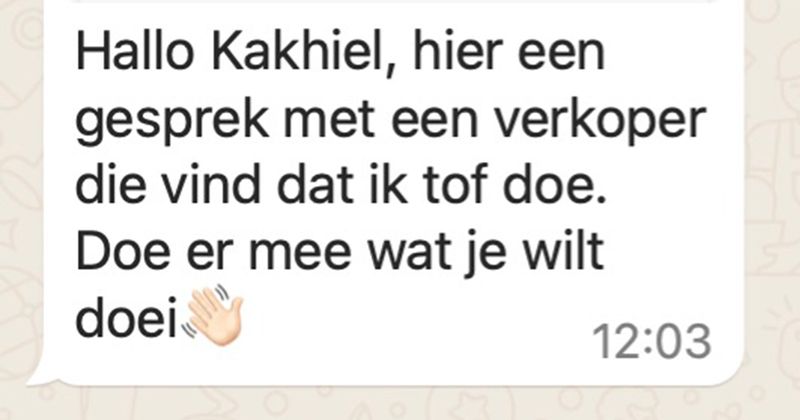 Jongen die Pokémon-kaarten wil kopen doet volgens de verkoper 'te tof' dus gaat de hele deal helaas niet door (5 screens)