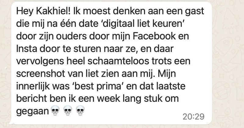 Gast laat zijn date na één afspraakje al 'digitaal goedkeuren' door zijn ouders, dat werd helaas niet echt gewaardeerd (8 screens)