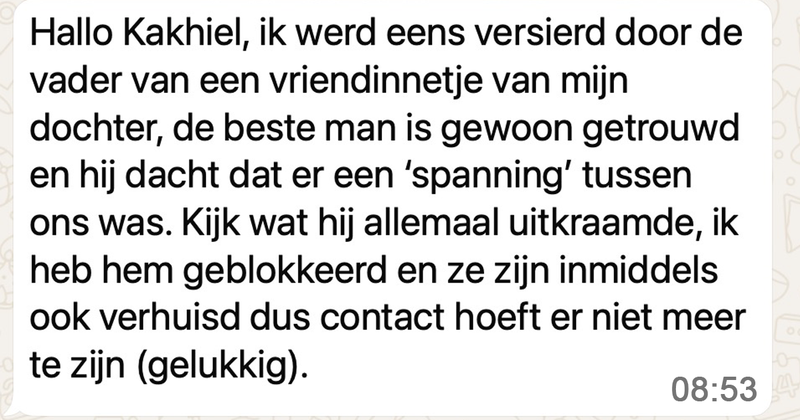 Vrouw wordt versierd door de vader van een vriendinnetje van haar dochter die vreemdgaan blijkbaar heel normaal vindt (7 screens)