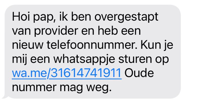 Oplichter wil geld lenen van zijn 'vader' maar die zit helaas even in de gevangenis dus kan nu niks overmaken (5 screens)