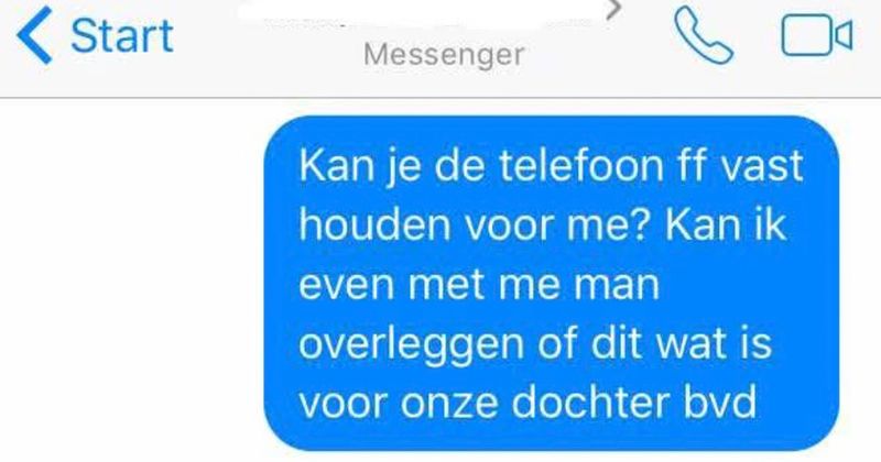 Vrouw verkoopt telefoon en wordt gevraagd of ze hem even vast kan houden voor iemand die misschien interesse heeft, dat kan (2 screens)