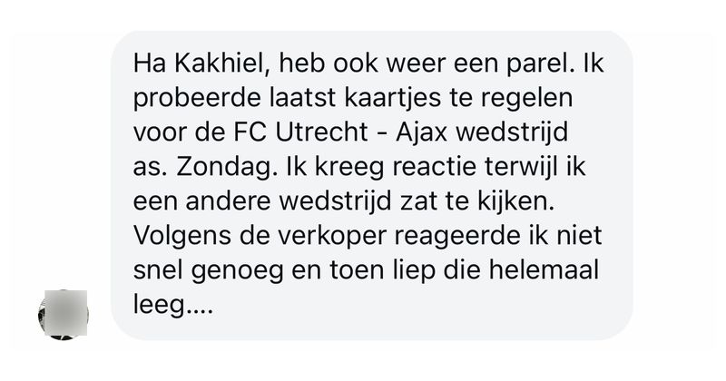 Man probeert kaartjes op Marktplaats te regelen voor FC Utrecht - Ajax maar de verkoper is nogal ongeduldig en schiet gelijk in Tokkie-modus als er niet snel genoeg gereageerd wordt (6 screens)