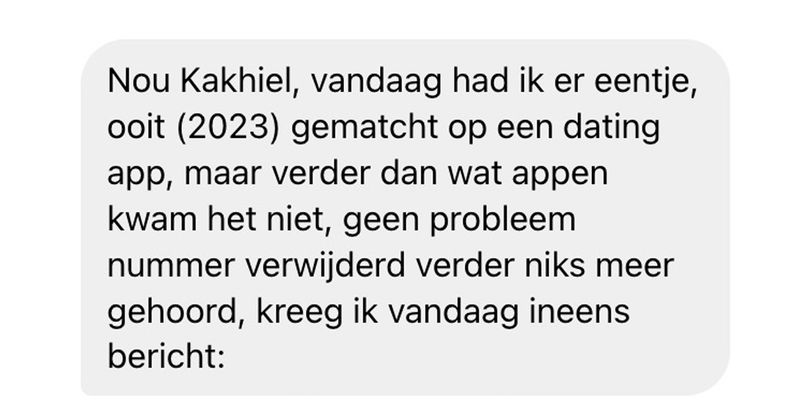 Gast neemt na 3 jaar uit het niets ineens weer contact op met zijn oude match omdat hij zin heeft in een 'rondje pompen' (2 screens)