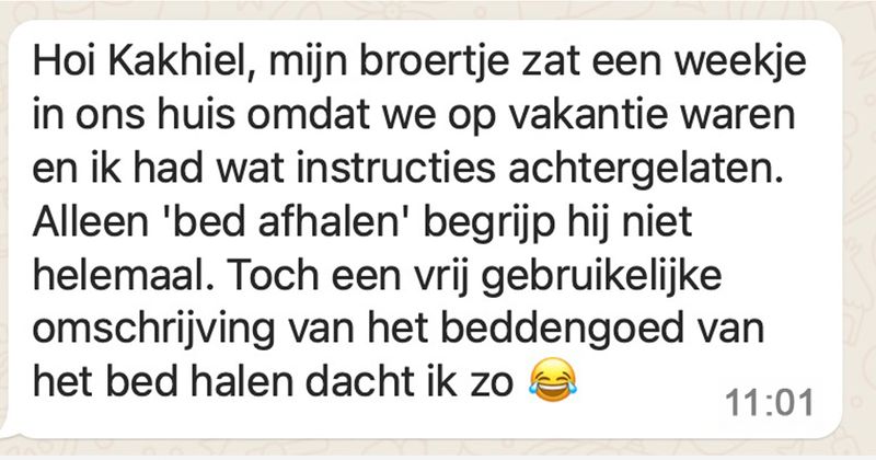 Gast past een weekje op het huis van zijn zus die op vakantie is maar de huishoudelijke instructies over 'bed afhalen' zijn hem helaas niet helemaal duidelijk (7 screens)