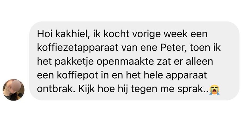 Meisje koopt tweedehands koffiezetapparaat van ene Peter maar als ze het pakket openmaakt treft ze dit aan (10 screens)