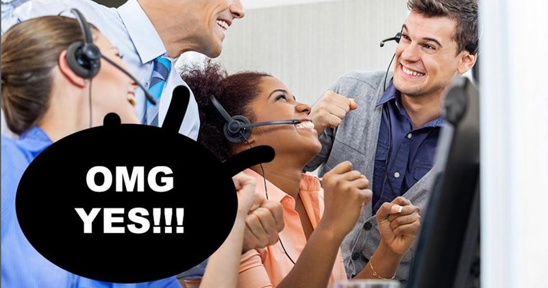 De medewerkers van dit callcenter hebben hun hele carrière gewacht om eindelijk deze grap te kunnen maken (8 screens)