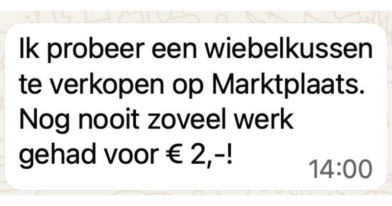 Man probeert een wiebelkussen te verkopen op Marktplaats en het gesprek met deze koper verloopt gelukkig eindelijk een keer lekker luchtig (14 screens)