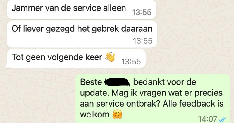 Mensen huren simpel natuurhuisje met weinig voorzieningen en dit is de feedback die ze achteraf sturen naar de eigenaar. 'Geen vaatwasser, zelf met de hand staan boenen' (4 screens)