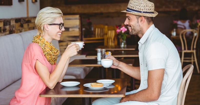 5 extreem awkward dingen die leuk zijn om te doen tijdens een eerste date