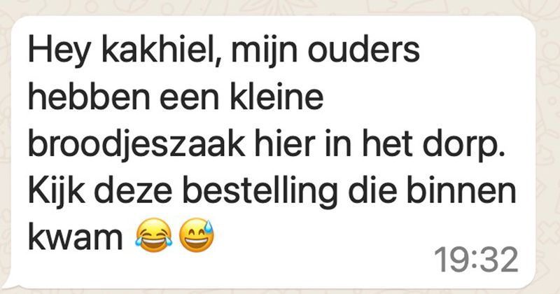 Man appt last minute naar een kleine broodjeszaak om voor 50 man lunch te bestellen en als dat niet mogelijk blijkt te zijn loopt zijn hele dag in de soep. 'Professioneel zeg' (7 screens)
